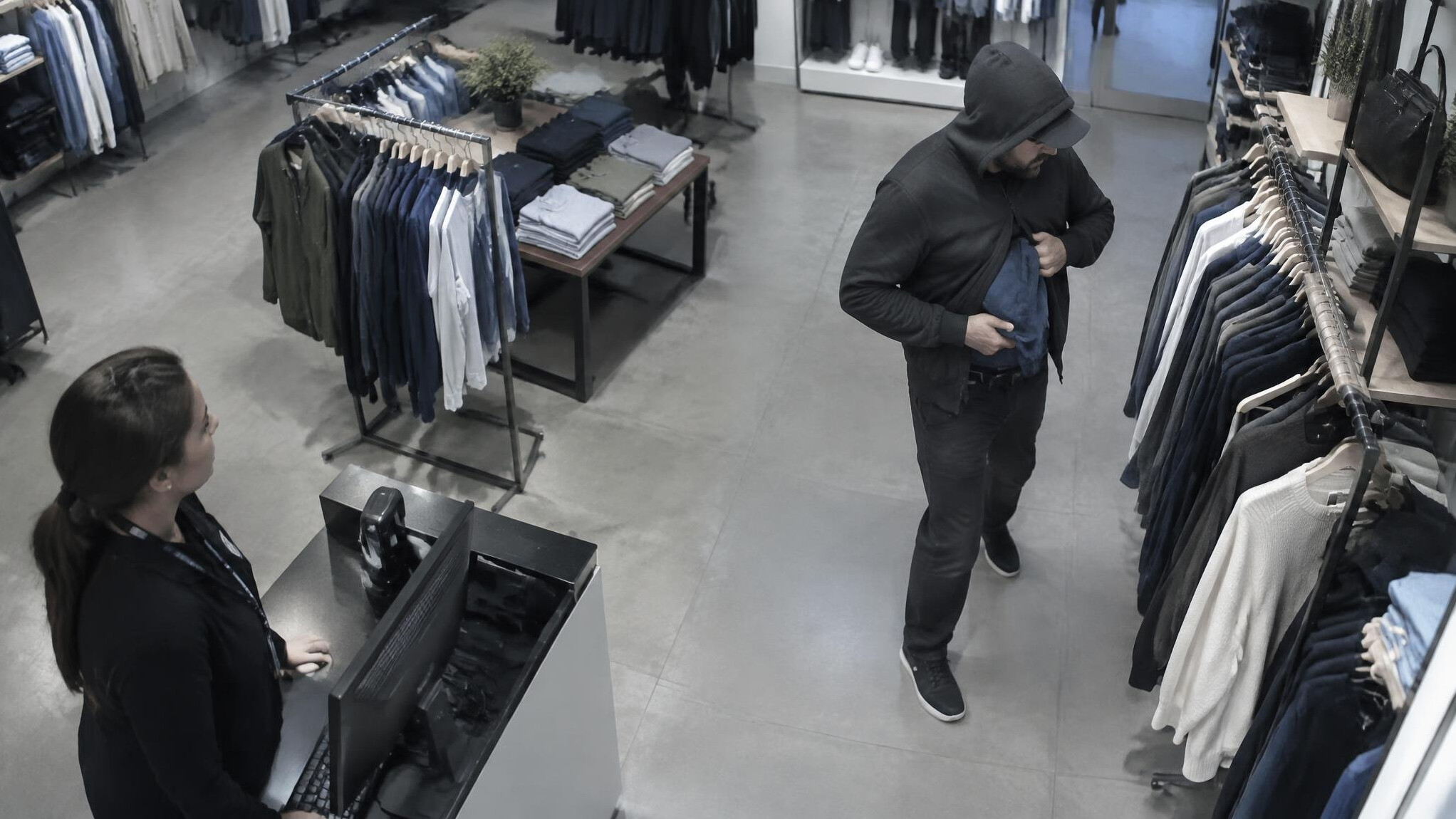 retail theft attempt caught